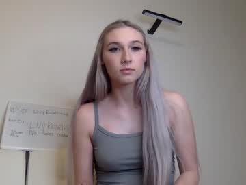 girl
        livyroselise cam image #3145674