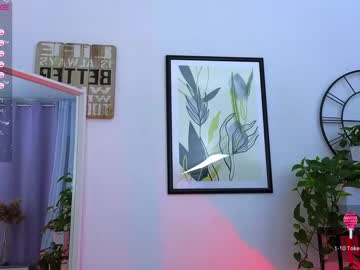 girl
        elizabeth__gray cam image #1375246