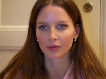 girl
        ellaa91 cam image #44290