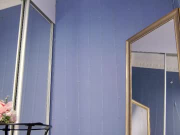 girl
        kriskras__ cam image #6832610