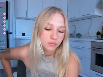 girl
        harriethudson cam image #4404137