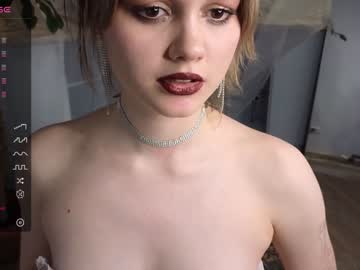 girl
        lornabyfield cam image #3542390
