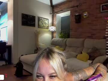 girl
        _mari_ cam image #1876329