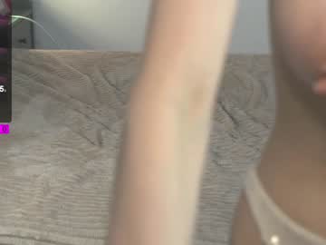 girl
        elation_evy cam image #4229563