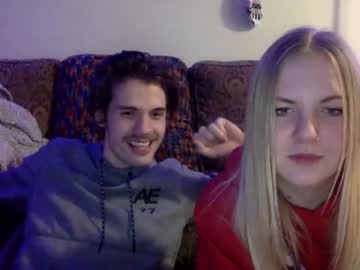 couple
        kjam3s cam image #639797