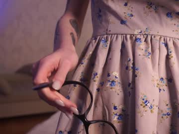 girl
        alodiedonnay cam image #5620795