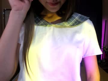 girl
        melisa_sim cam image #1806621