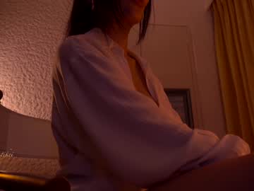girl
        mystikei cam image #2705535