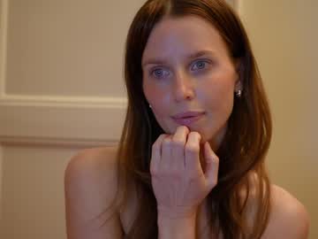 girl
        ellaa91 cam image #290134