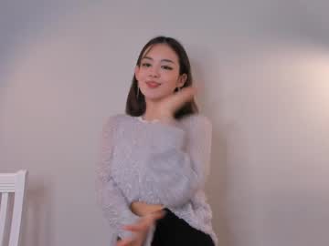 girl
        elwinefaro cam image #3296938
