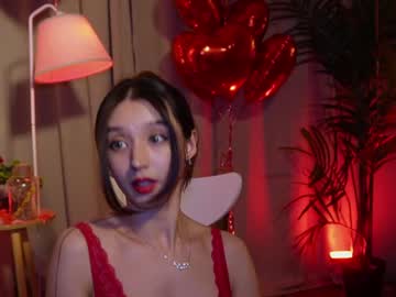 girl
        sarasuo cam image #6136944