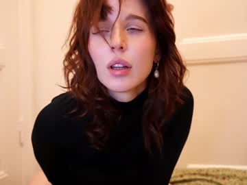 girl
        ellaa91 cam image #5843286