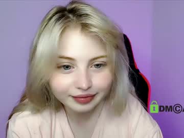 girl
        shy_blondiee cam image #1019042