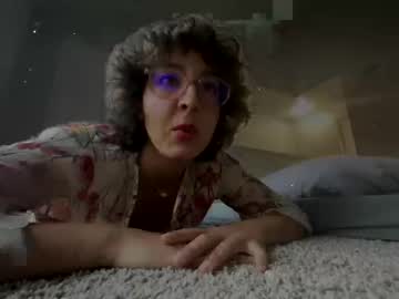 girl
        orchidladyllama cam image #3969397