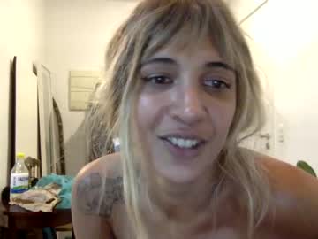 girl
        brazilianhippie cam image #1917989