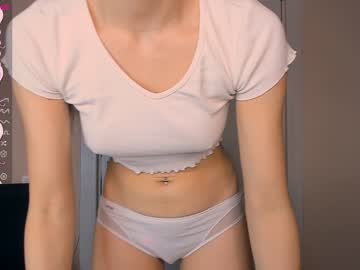 girl
        angel_loo cam image #331484