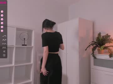 girl
        carolmoores cam image #333919