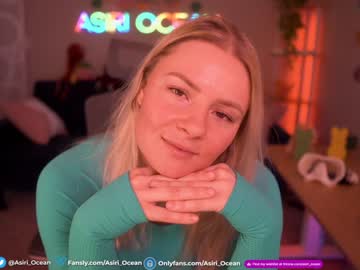 girl
        asiri_ocean cam image #3758785