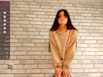 girl
        carolynjacquelins cam image #269465