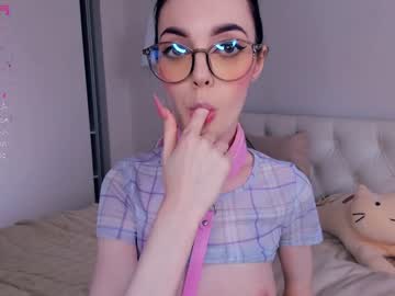 girl
        ilaveins cam image #296590