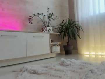 girl
        meryfoxxx cam image #1567051