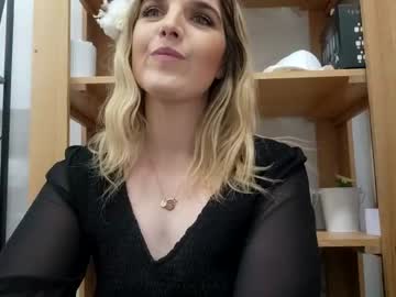girl
        hockeywife cam image #1350677