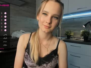 girl
        margaretwilkinson cam image #2992524